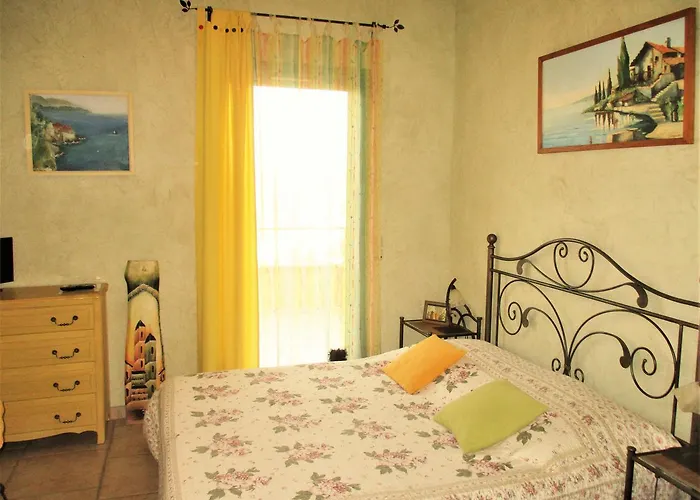 Les Mimosas * Menton