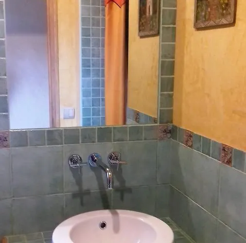 Les Mimosas Bed & Breakfast